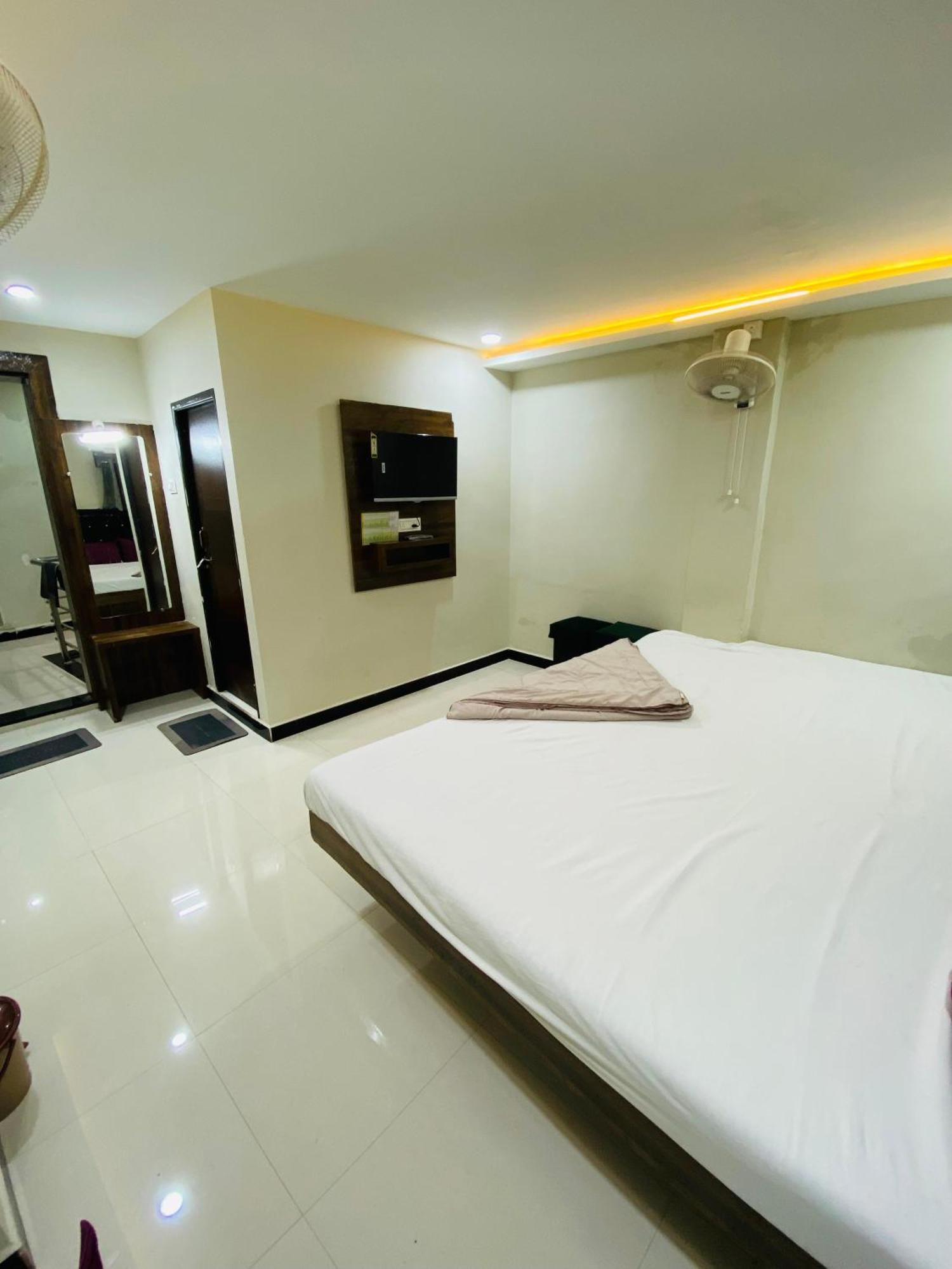 Hotel Super Palace Удджайн Екстер'єр фото